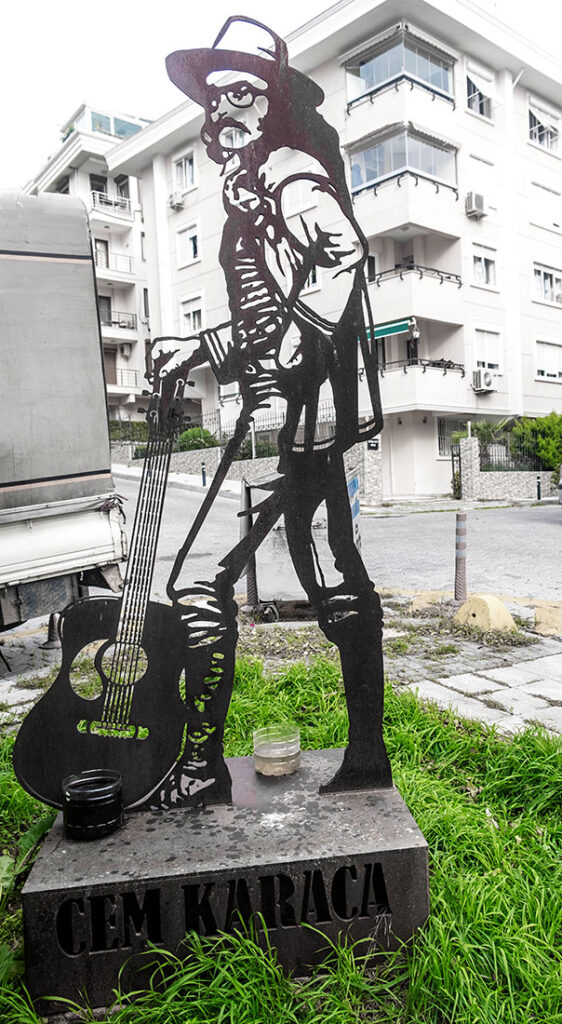 Cem Karaca Skulptur in Istanbul, Kadiköy (Moda). Foto: Udo Weier 2023.