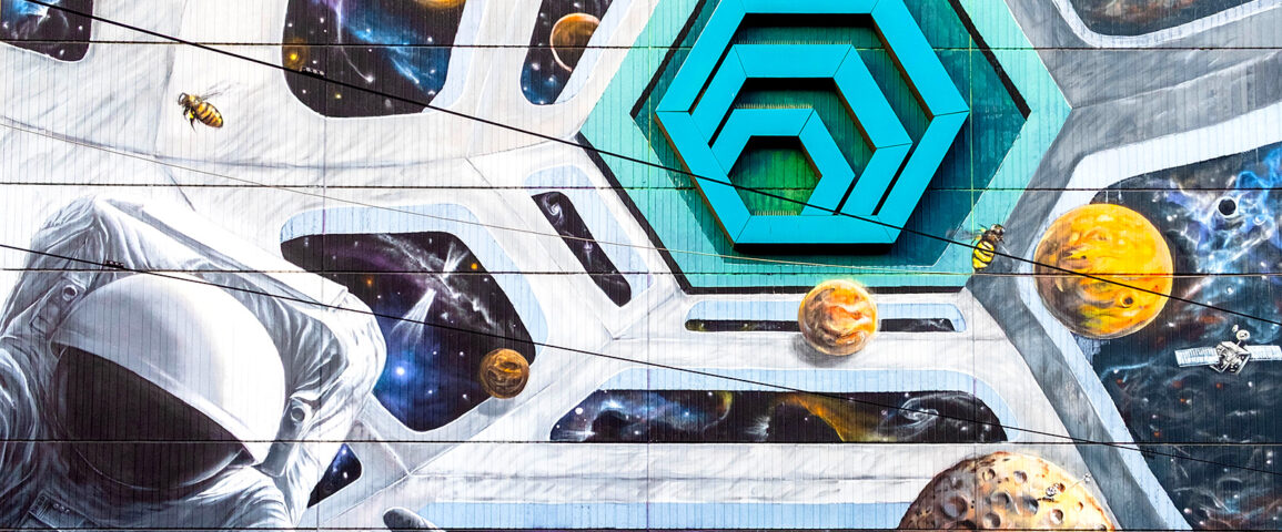 Graffiti-Kunst am Seidenweberhaus in Krefeld. https://graffitiartist.de/fassadenkunst-krefeld/. Foto: Udo Weier
